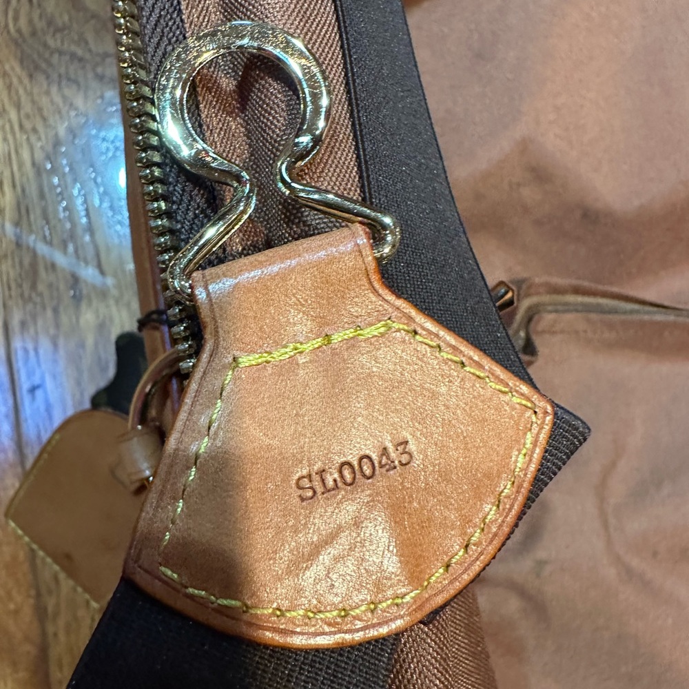 Louis Vuitton monogram carry on luggage - Picture 8 of 8